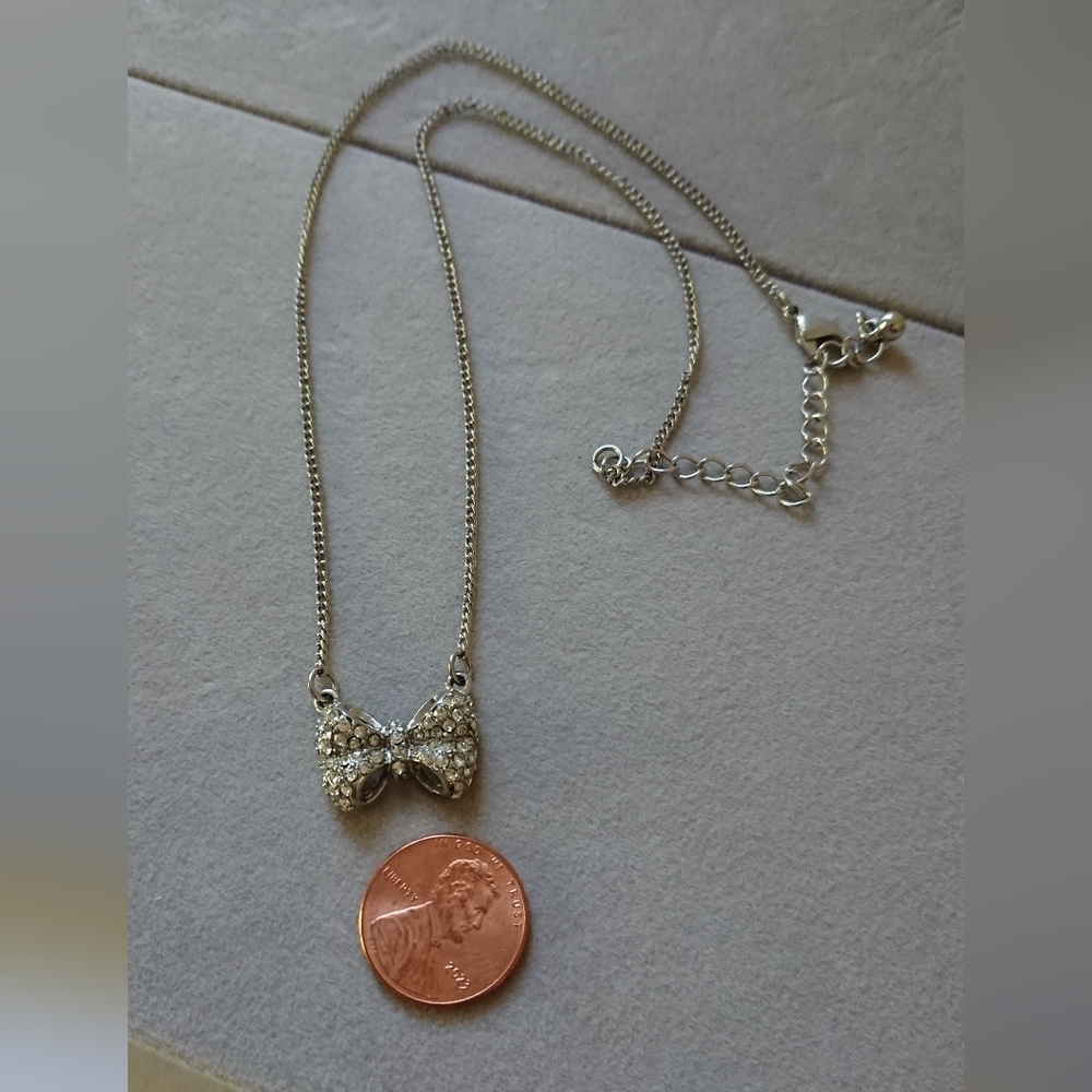 Sweet bow pendant with rhinestones Necklace - Picture 5 of 7